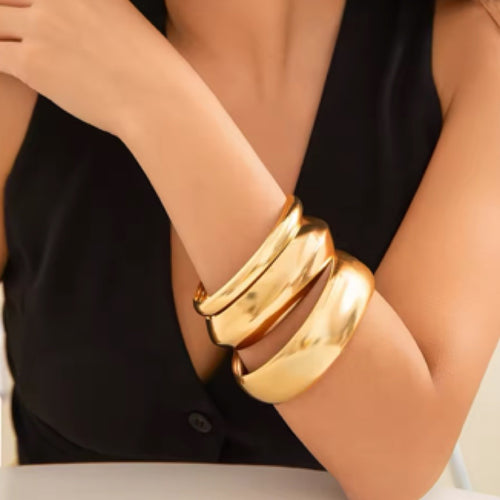 Set of 3 Gold bracelets