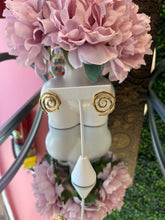 Load image into Gallery viewer, swirl earrings
