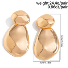 Load image into Gallery viewer, kels statement earrings