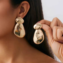 Load image into Gallery viewer, kels statement earrings