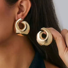 Load image into Gallery viewer, Tida earrings