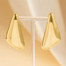 Load image into Gallery viewer, Goldie set of earrings